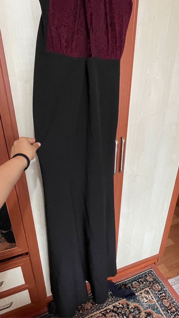 Bordo Nakışlı V Yakalı Uzun Gotik Elbise - Görsel 3