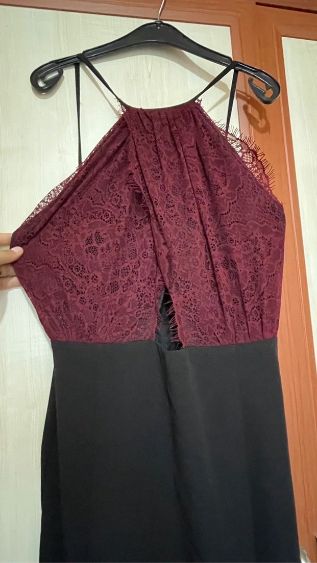 Bordo Nakışlı V Yakalı Uzun Gotik Elbise - Görsel 2