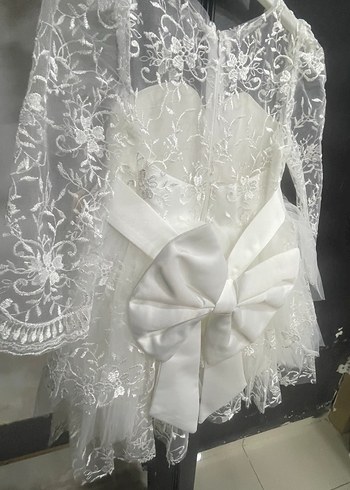 Beyaz Dantel İşlemeli Uzun Kollu çocuk gelinliği - Görsel 2