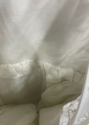 Beyaz Dantel İşlemeli Uzun Kollu çocuk gelinliği - Görsel 4