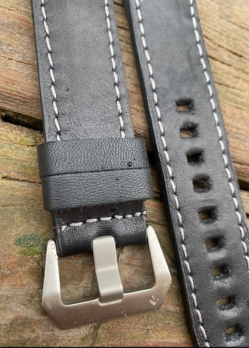 Minimalist Siyah Deri Erkek Saat Kordonu
24 mm gerçek deri koron - Görsel 2