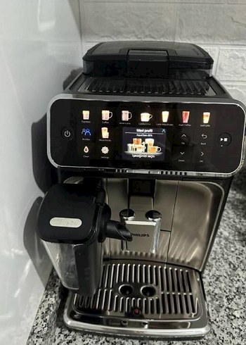 Beden Philips Gri Kahve Makinesi 5500 Serisi