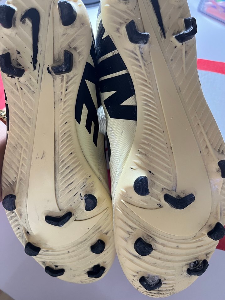 V Velcro Bağcıklı Beyaz Erkek Futbol Ayakkabısı - Görsel 3