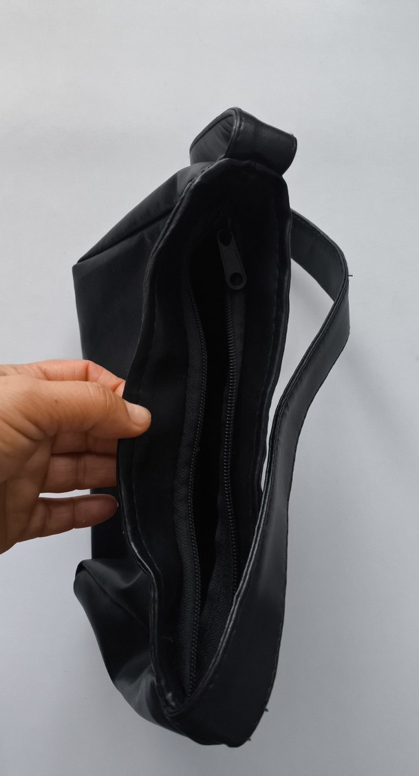Parlak Siyah Deri Kadın Omuz Çantası - Görsel 2