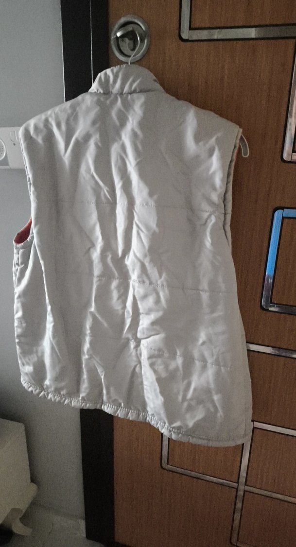 Gri Fermuarlı Kadın Yelek - Görsel 3