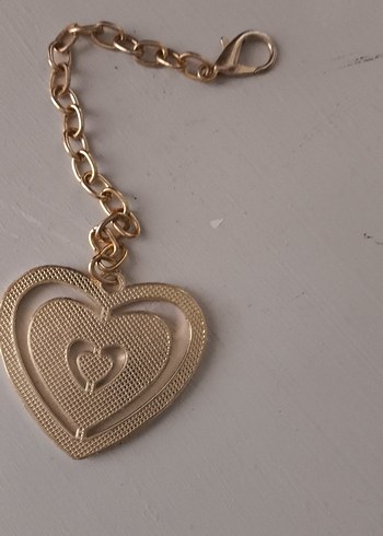 Altın Renk Zincir Detaylı Kalp Anahtarlık - Görsel 2