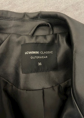 LC Waikiki Siyah Deri Ceket