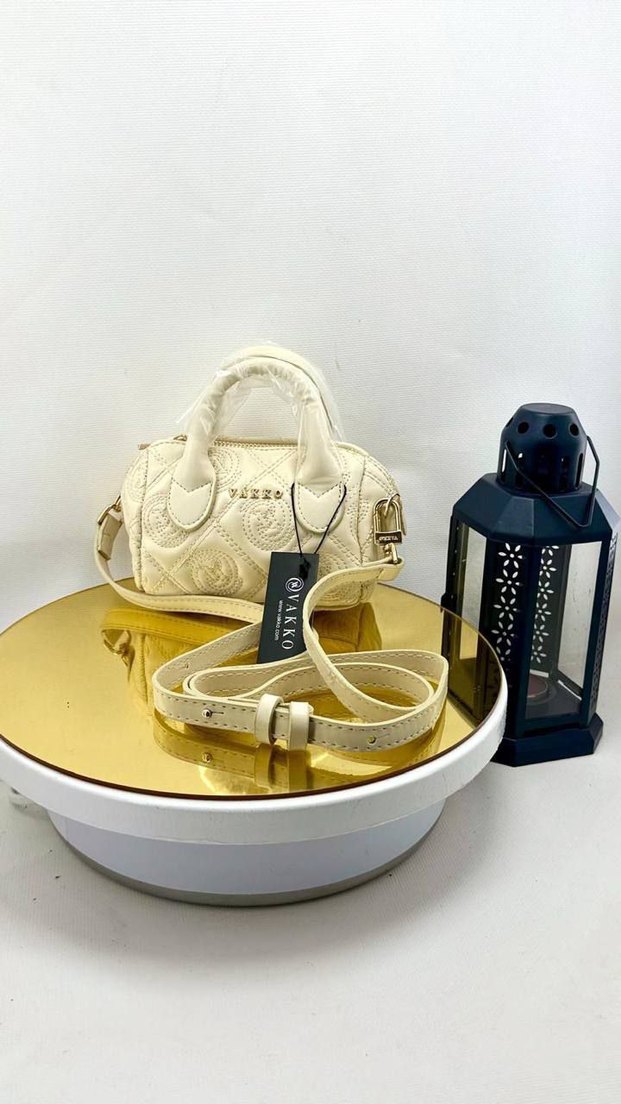 A kalte
Vakko
Renkler mevcut sol kaydırın - Görsel 3