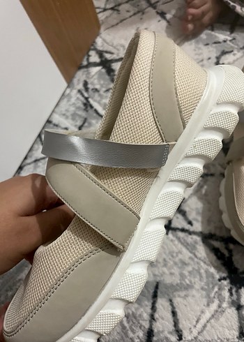 Decathlon Gri Elastik Bantlı Kadın Dolgu Topuk Spor Ayakkabı