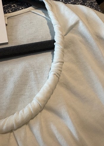 Beyaz Keten Hamile Kolsuz Tişört - Görsel 2