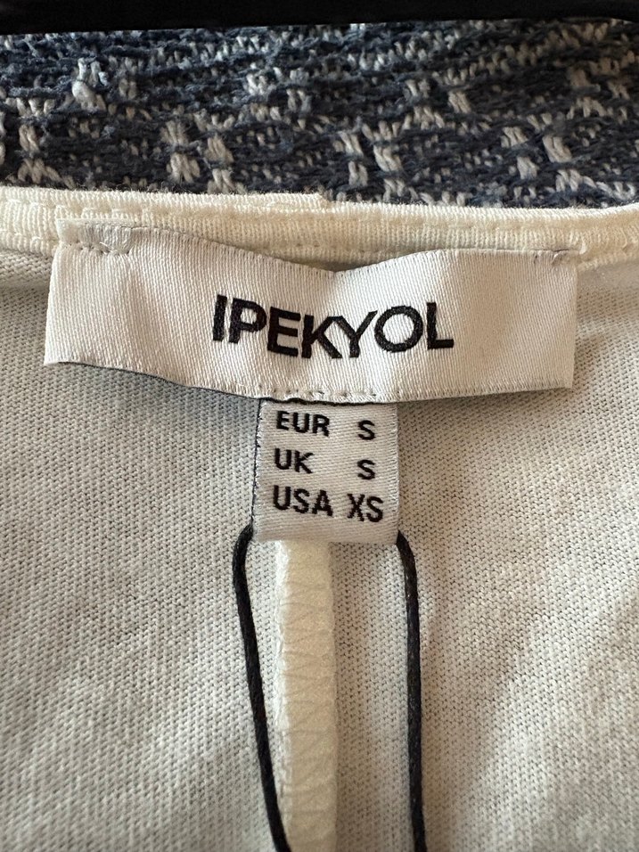 Beyaz Keten Hamile Kolsuz Tişört - Görsel 3