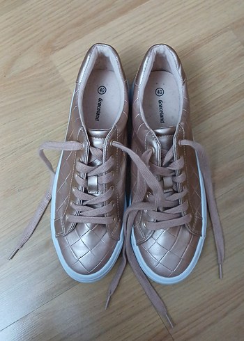 Diğer Bej Bağcıklı Stiletto Topuklu Sneakers