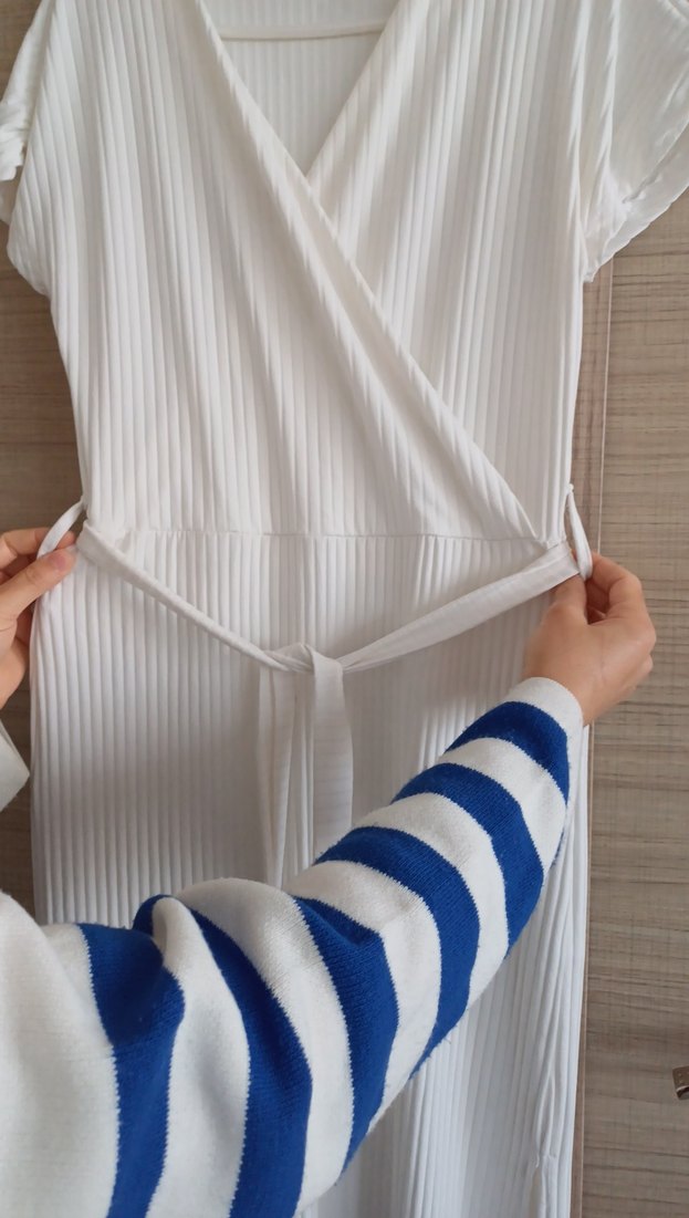 Beyaz Piliseli Uzun Keten Elbise - Görsel 5