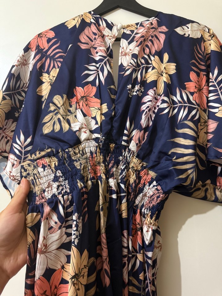 Çiçek desenli yırtmaçlı uzun elbise  - Görsel 5