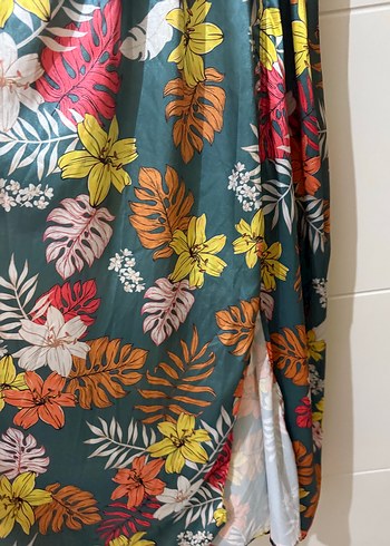 MADMEXT Çiçekli Yırtmaç Detay UzunElbise - Görsel 11