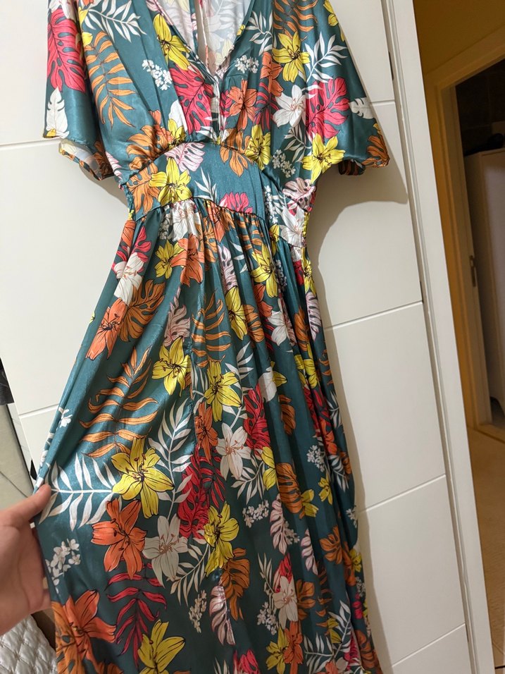 MADMEXT Çiçekli Yırtmaç Detay UzunElbise - Görsel 4