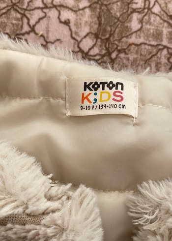 Kız Çocuk Bej Kürklü Kolsuz Yelek - Görsel 2