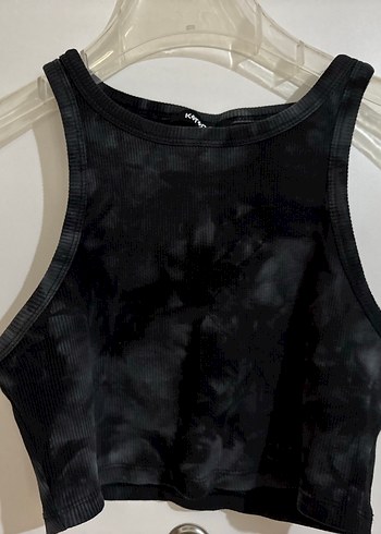 Siyah Bağlama Desenli Kolsuz Crop Top