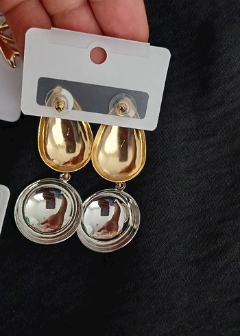 Altın Renkli Fiyonk Küpeler - Görsel 5