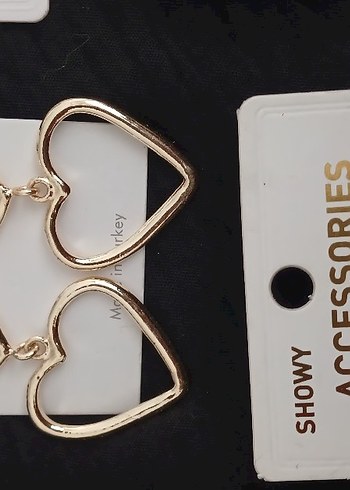 Altın Renkli Fiyonk Küpeler - Görsel 2