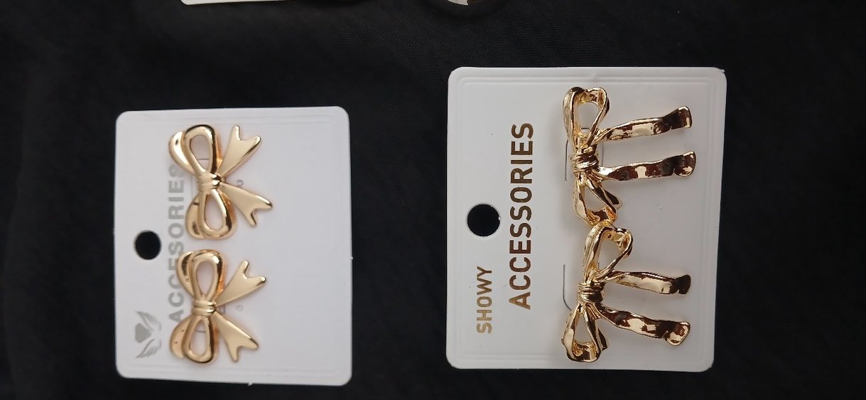 Altın Renkli  Fiyonk Küpeler - Görsel 3