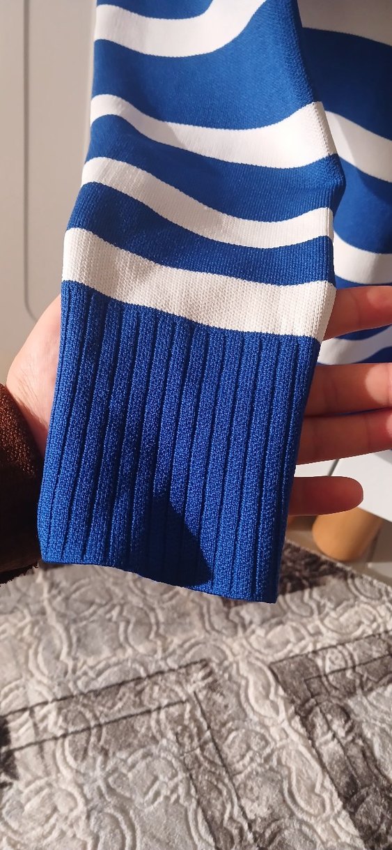 Mavi Çizgili V Yaka Kadın Kazak - Görsel 3