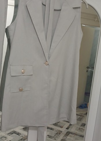 Gri Kolsuz Kadın Takım Elbise - Görsel 3