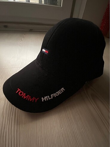 Tommy Siyah Şapka