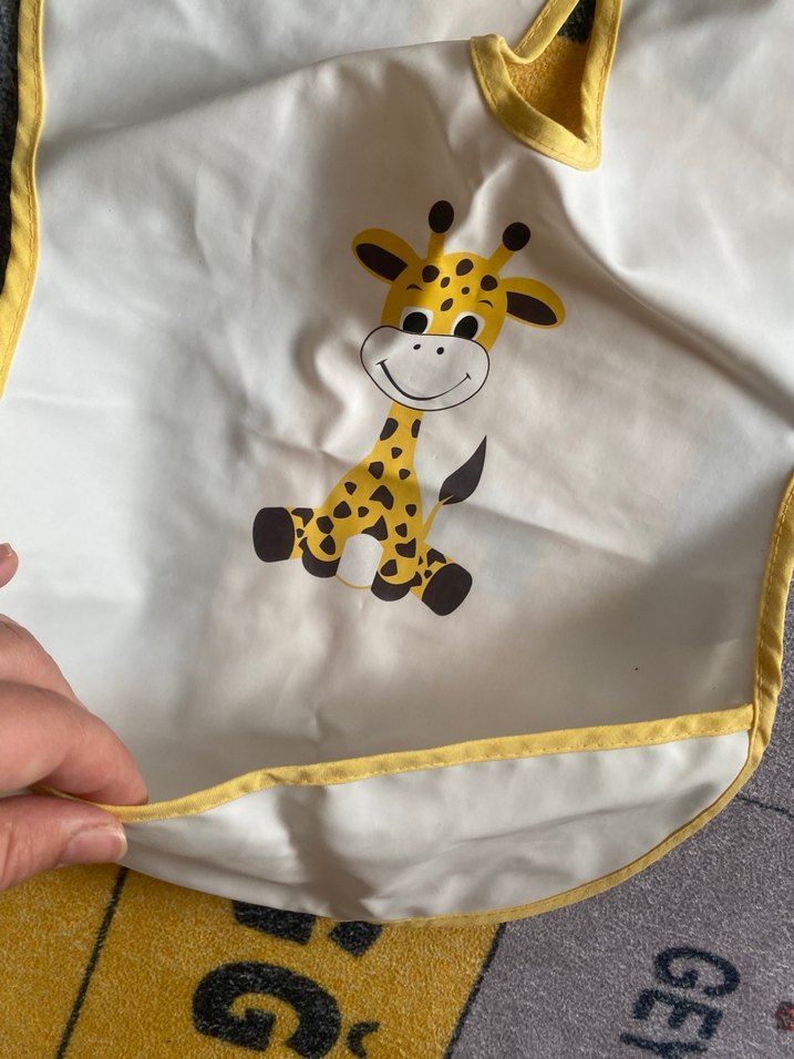 Yarım Omuzlu Bölmeli Mama Önlüğü - Görsel 2