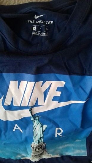 Nike Nike S beden yeni sezon orijinal Tshirt.yari fiyata.pazarliksiz