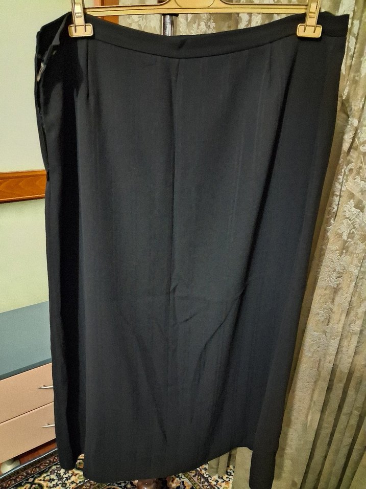 Uzun Etek, ipeksi kumaş, çok iyi durumda. 54.B. Fesba Marka. - Görsel 2