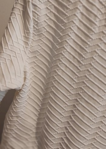 Beyaz Pilili Kısa Kadın Triko Ambar marka crop - Görsel 4