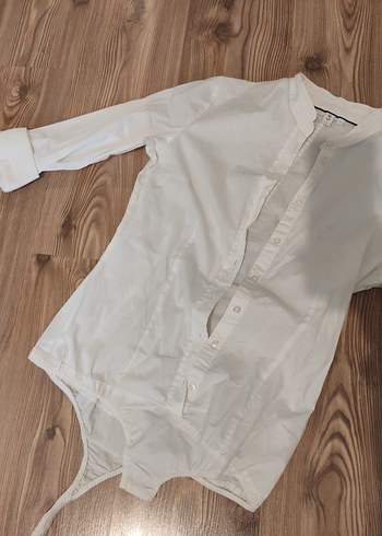 Düğmeli Beyaz Keten Uzun Kollu Gömlek hakim yaka - Görsel 3