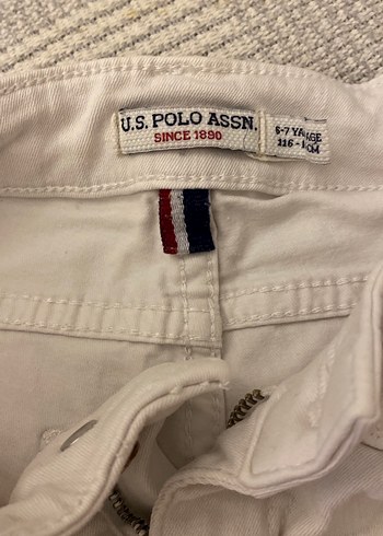 Nakışlı Beyaz Kız Şortu Düğmeli - Görsel 3