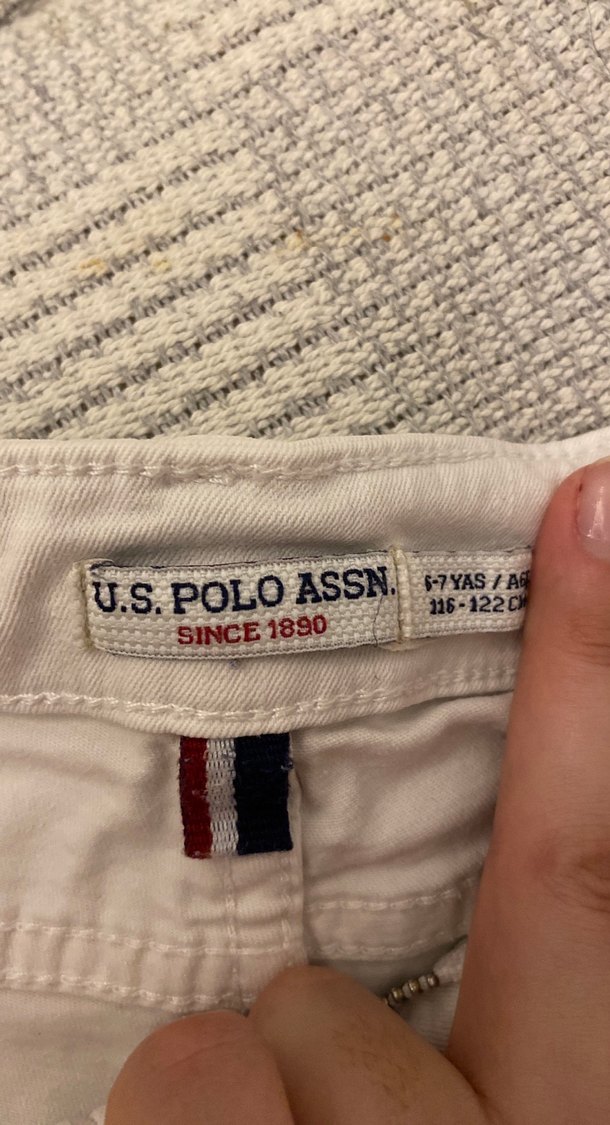 Nakışlı Beyaz Kız Şortu Düğmeli - Görsel 2