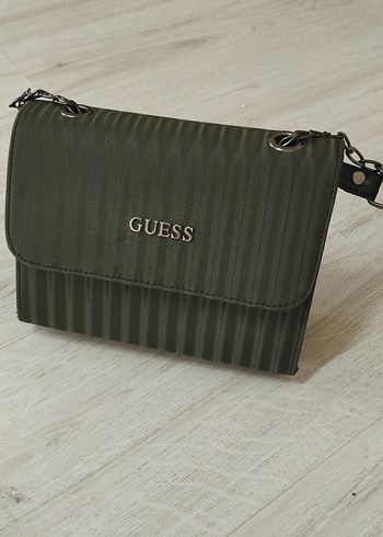 Guess Kadın Haki Bel Detaylı Çanta