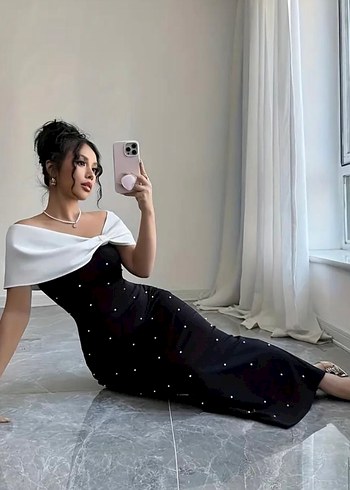 Puantiye Desenli Drapeli Siyah Uzun Elbise
