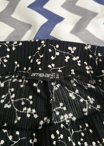 Kadın Siyah Pilili Rahat Kumaş Pantolon - Görsel 2