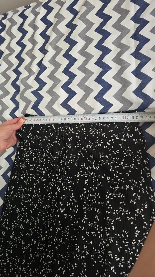 Kadın Siyah Pilili Rahat Kumaş Pantolon - Görsel 3