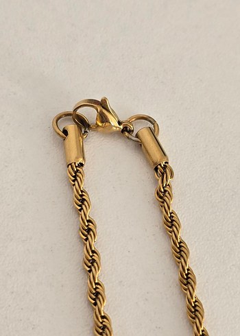 Zincir Detaylı Altın Renk Kadın Kolye - Görsel 3