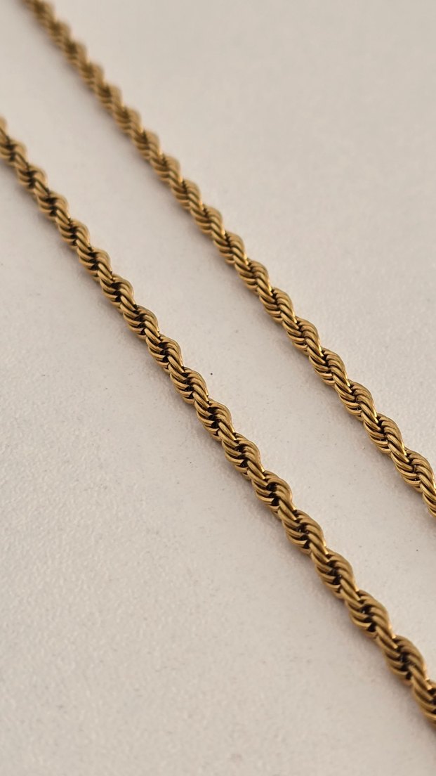 Zincir Detaylı Altın Renk Kadın Kolye - Görsel 2