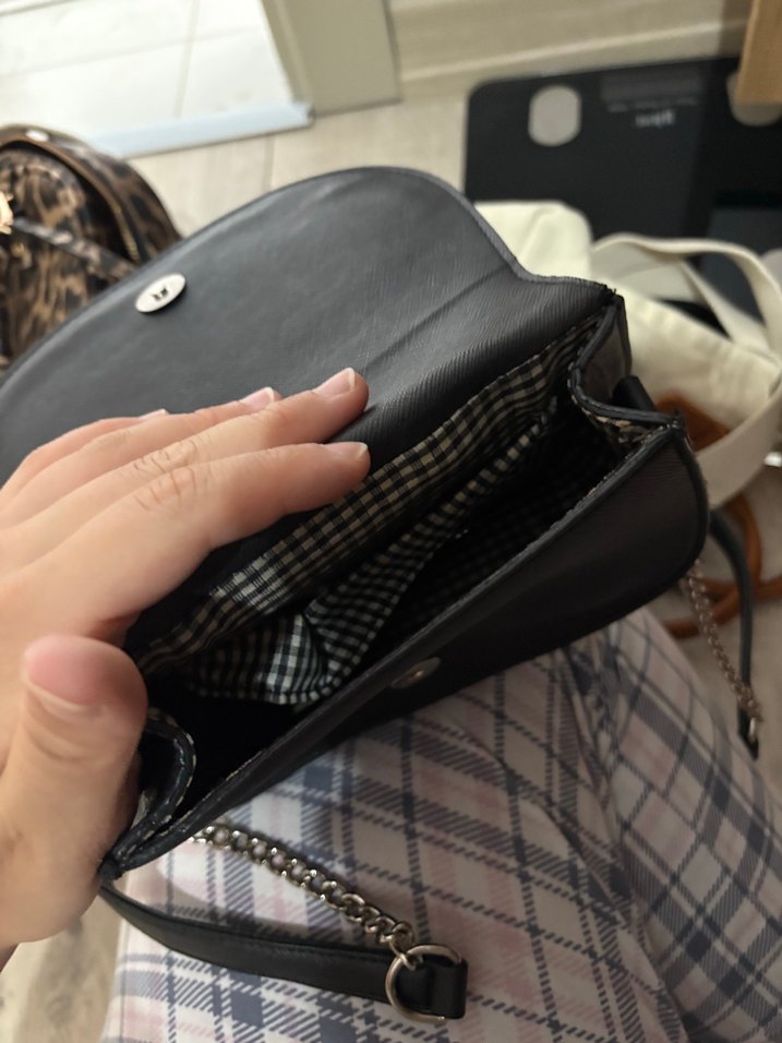 Zincir Detaylı Siyah Deri Kadın Çanta - Görsel 2