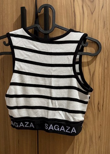 Siyah-Beyaz Çizgili Spor Crop Top - Görsel 2