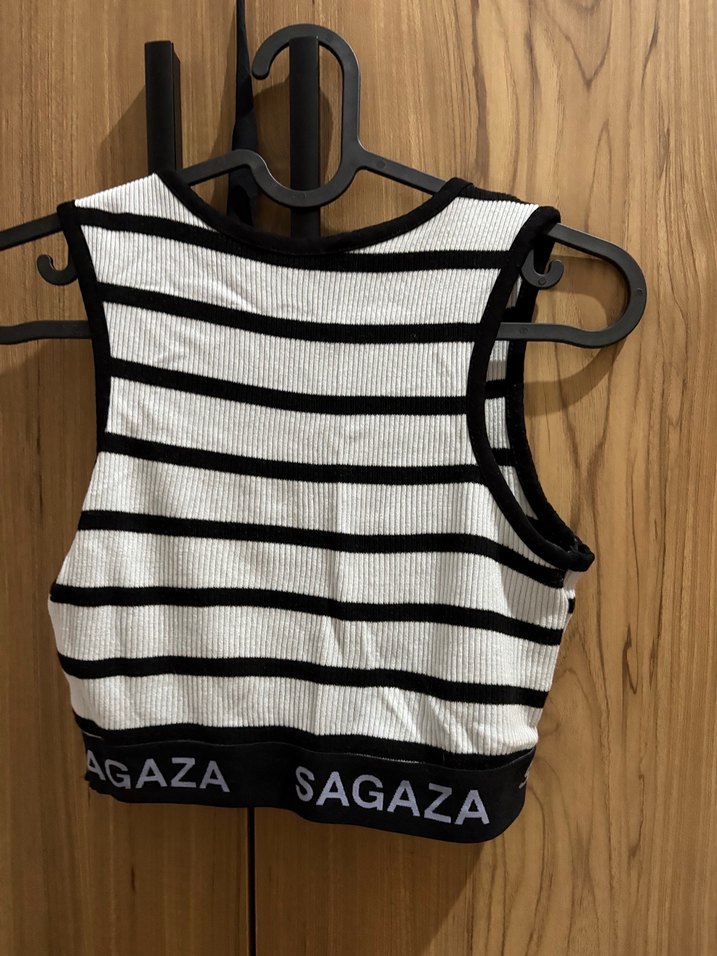 Siyah-Beyaz Çizgili Spor Crop Top - Görsel 2