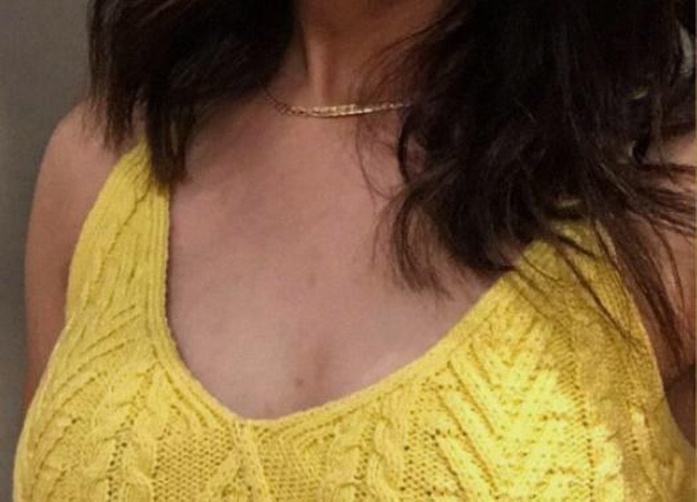 Sarı V Yaka Örgü Kadın Atlet - Görsel 3