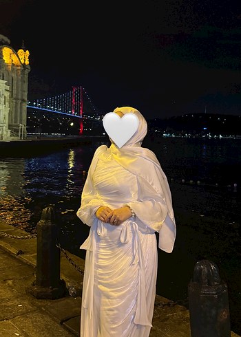 Beyaz Saten Dökümlü