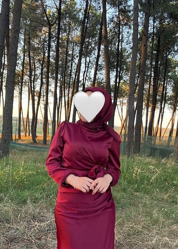 Abiye Bordo Uzun Drapeli Tesettür Abiye Elbise şalı dahildir