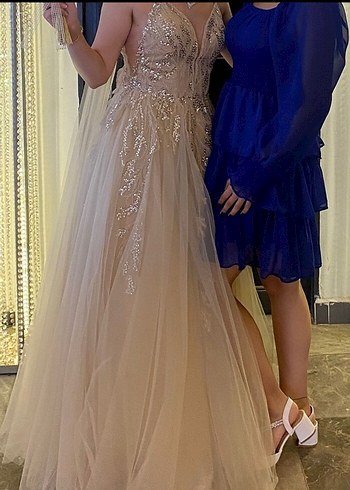 İşlemeli V Yaka Bej Uzun Abiye Elbise - Görsel 3