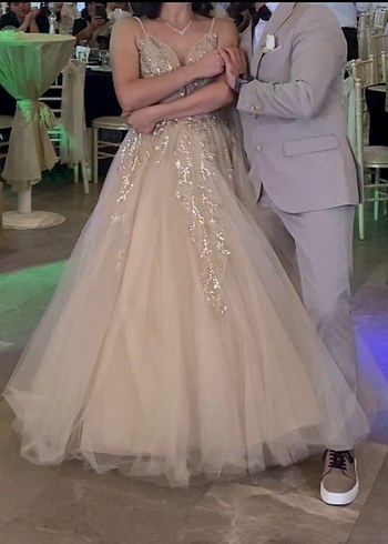 İşlemeli V Yaka Bej Uzun Abiye Elbise - Görsel 4