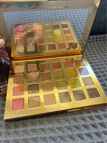 Beden Kylie cosmetics 24k birthday collection far paleti